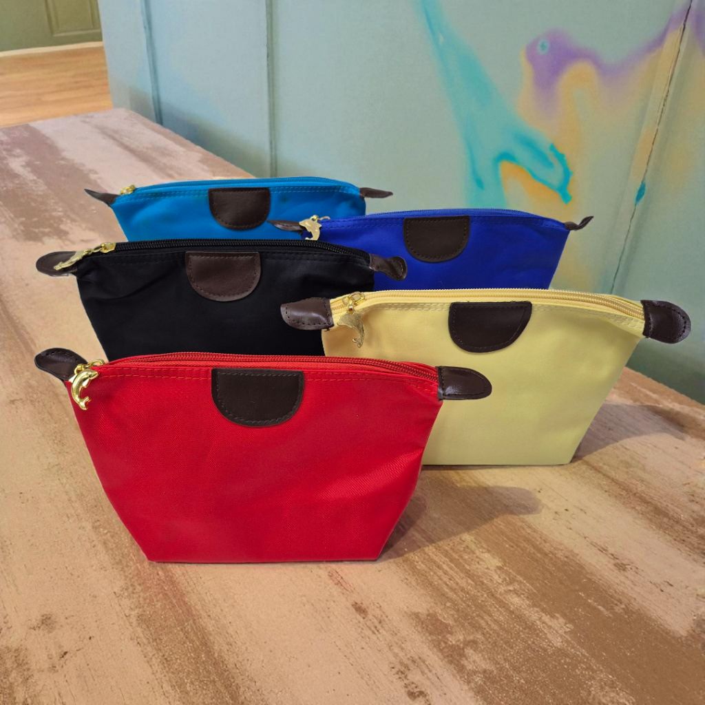 Cosmetiquera Clásica Lisa– Pack x5 Colores Surtidos